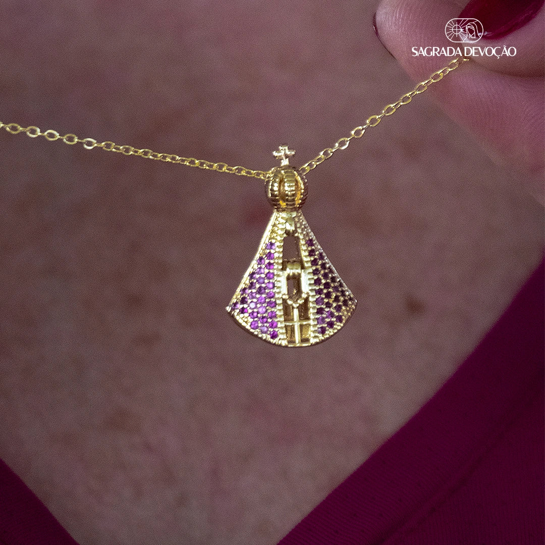 Colar Nossa Senhora Aparecida - Dupla Face com Manto de Zircônia Rosa